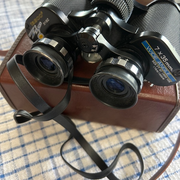 Tasco Binoculars - Picture 2 of 4